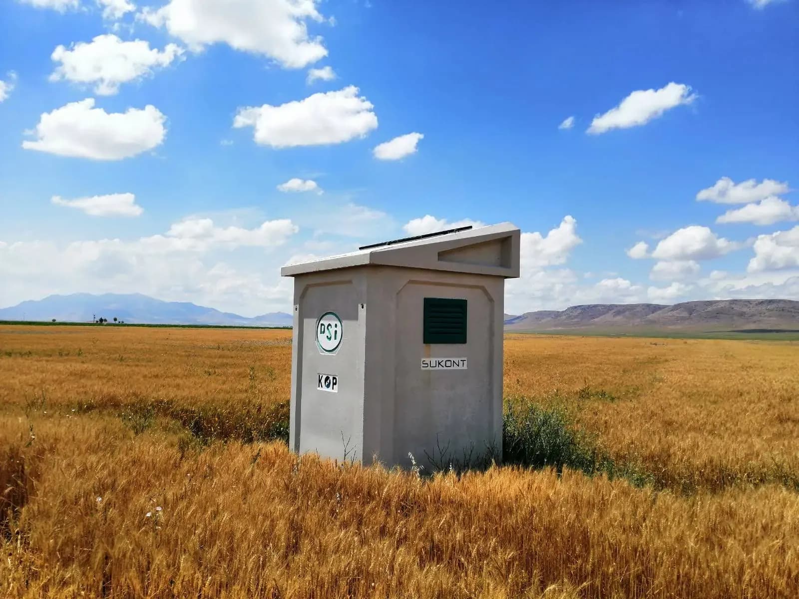 Ova ortasında yeraltı suyu izleme kabini