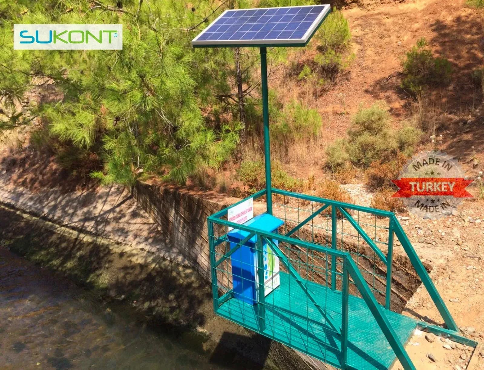 Güneş enerjisiyle çalışan yüzey suyu ölçüm istasyonu
